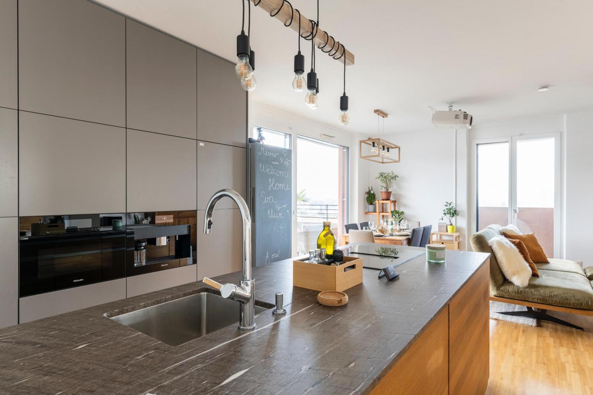 Edler Wohnraum Panoramablick 3 Sz Boxspringbetten, E-Ladestation, Kaffeevollautomat, Klima, Lift, Terrasse & 2Xtg Graz Eksteriør billede